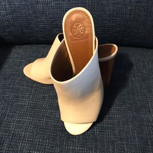 TORY BURCH CREAM MULE HEELS